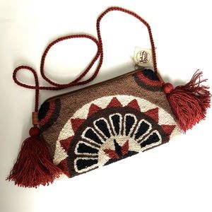 Handmade clutch from Colombia color brown and cream